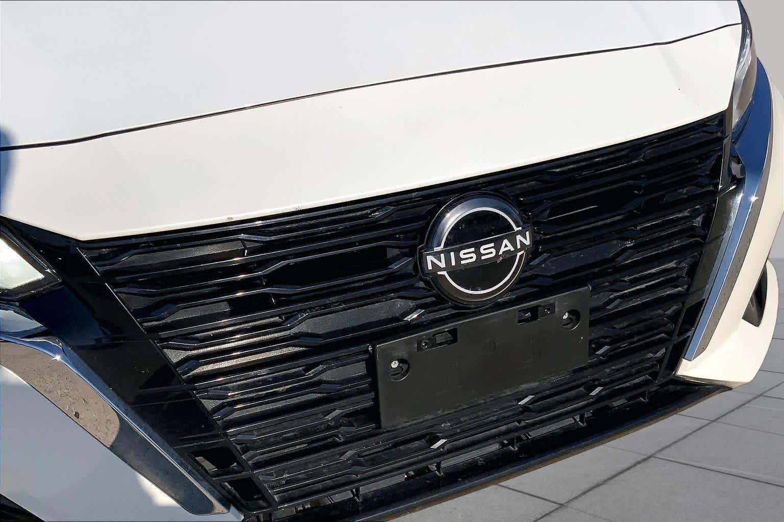 Used 2024 Pearl White Tricoat Nissan 2.5 SV image 30