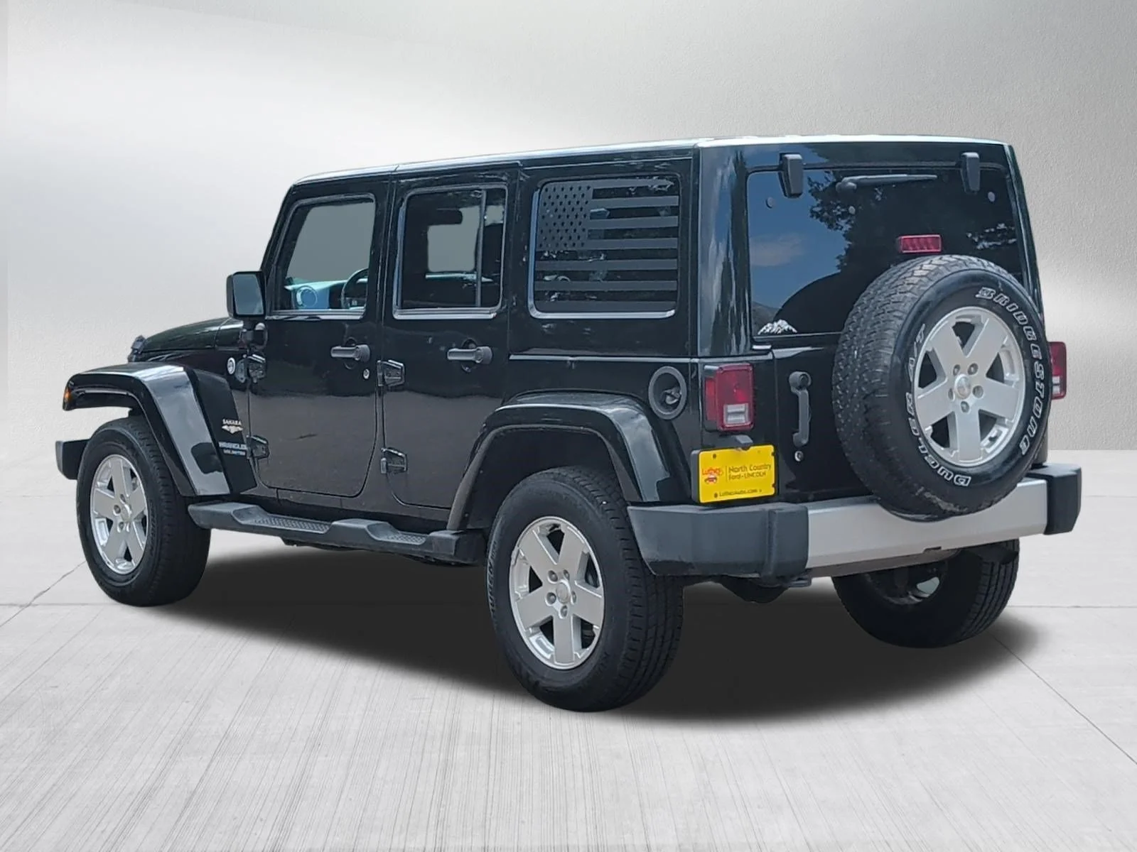 Used 2012 Black Forest Green Pearlcoat Jeep Sahara image 5