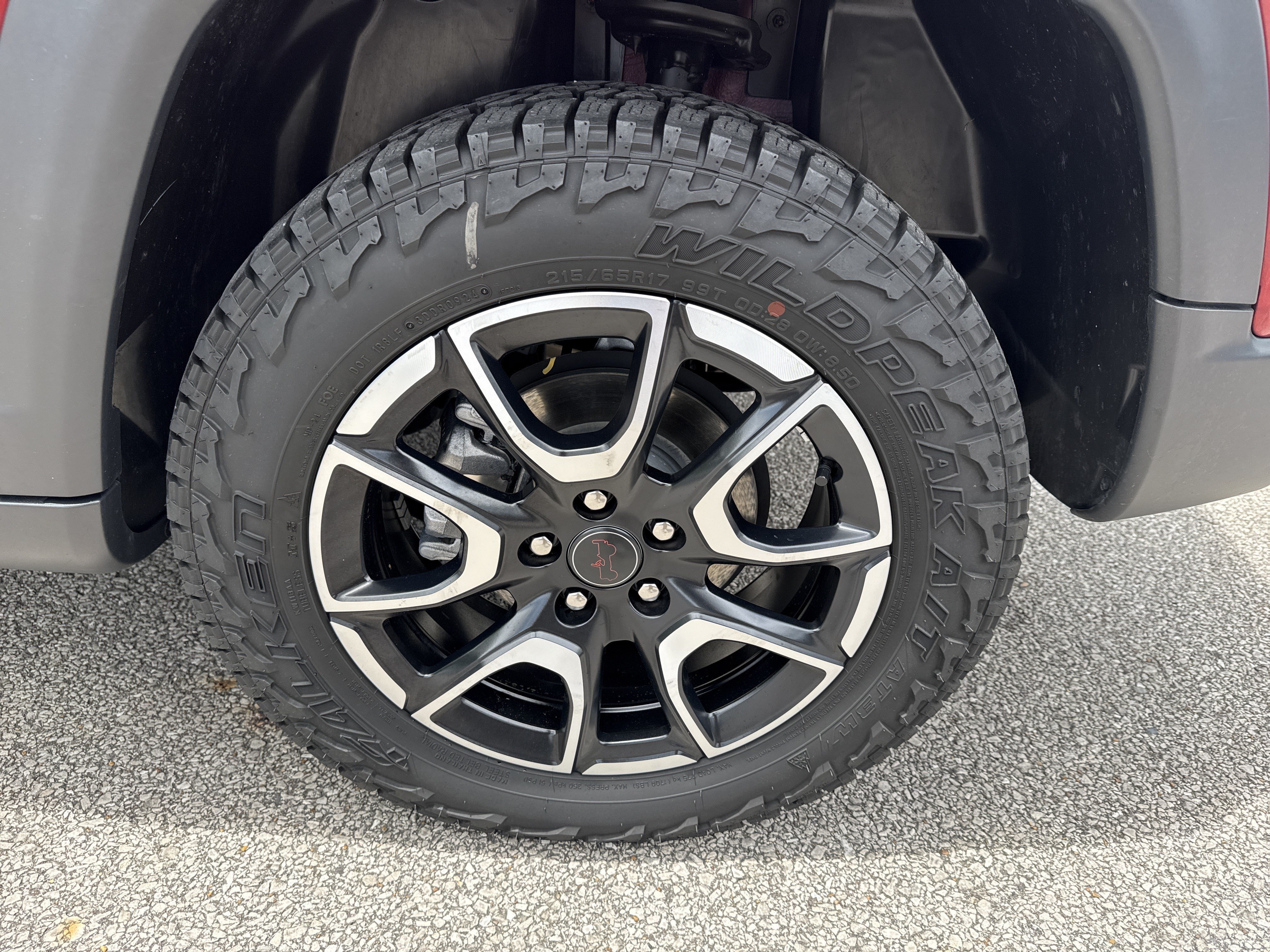 Used 2025 Red Hot Pearlcoat Jeep Trailhawk image 20