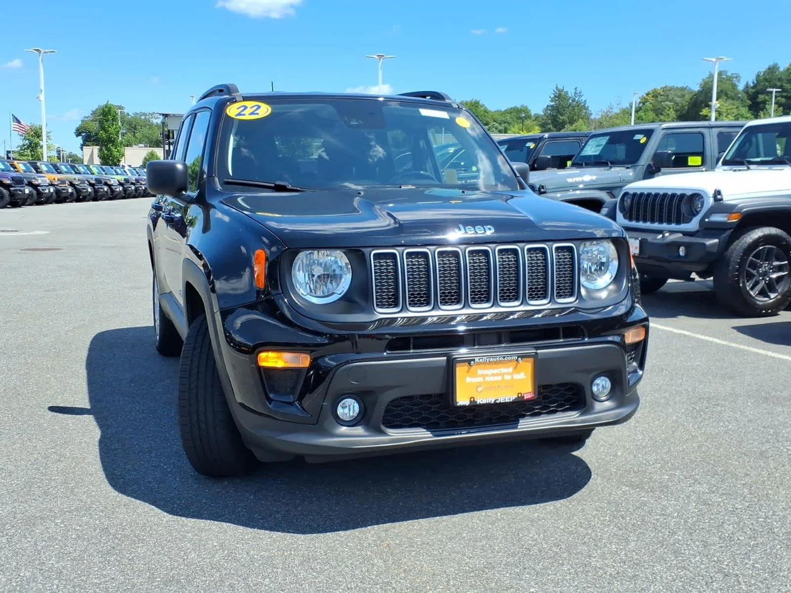 Certified Used 2022 Black Clear Coat Jeep Latitude image 4
