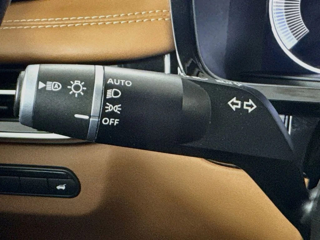 Certified Used 2023 Blue INFINITI Sensory image 15