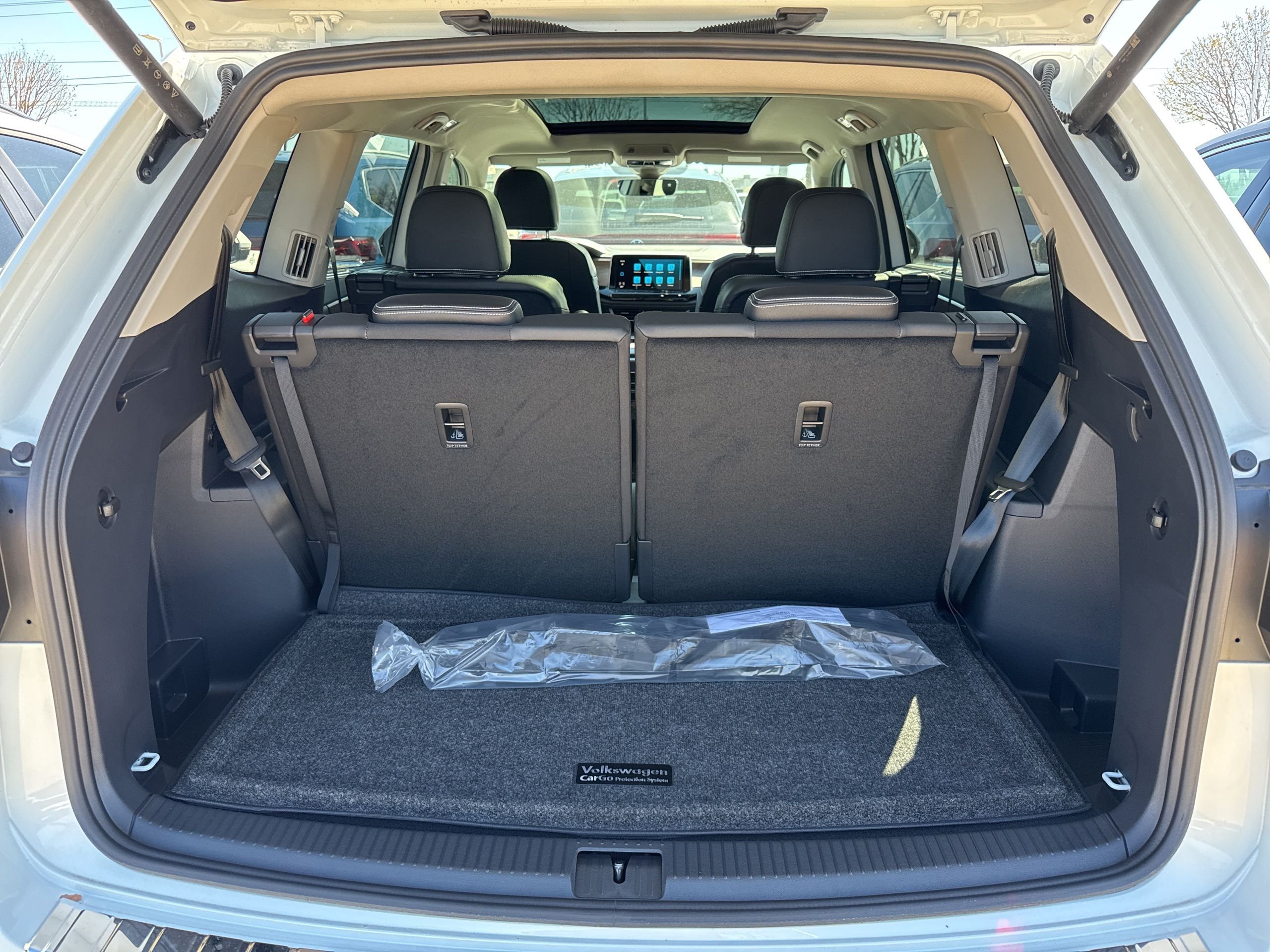 New 2026 White Volkswagen 2.0T SE w/Technology image 22