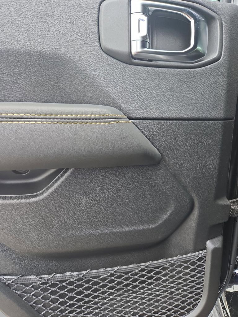 2025 Jeep Wrangler 4-Door Sahara - Photo 35