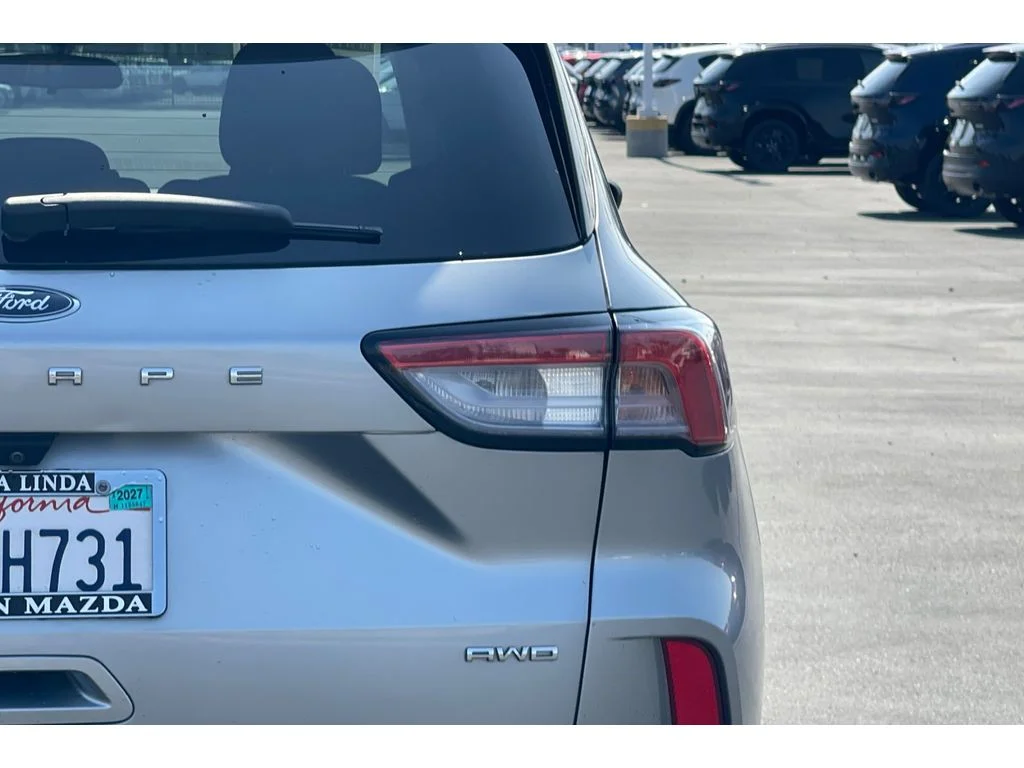Used 2022 ICONIC SILVER Ford SE image 46