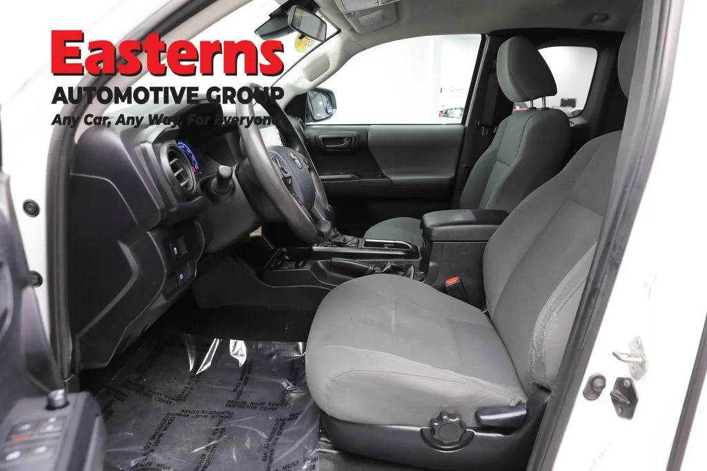 Used 2020 White Toyota SR image 13