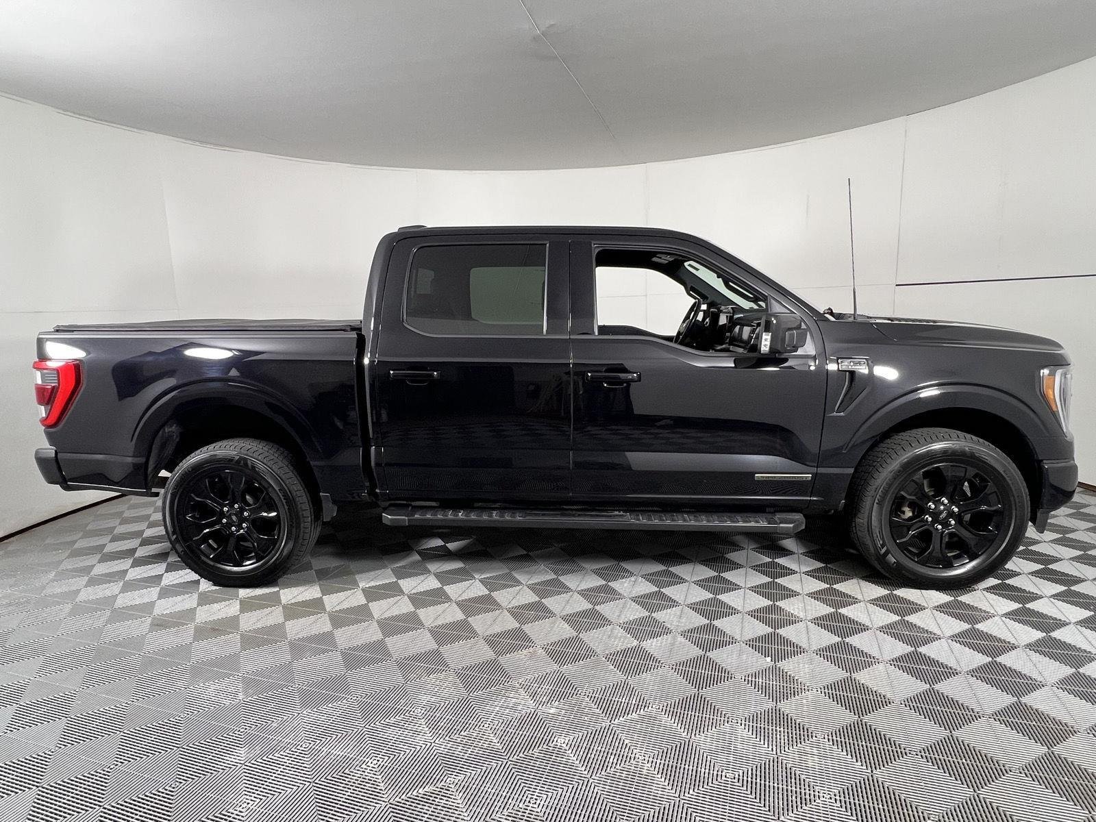 Used 2023 Agate Black Ford LARIAT image 11