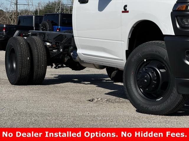 2026 RAM 3500 Chassis Tradesman - Photo 3
