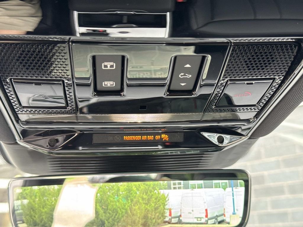New 2026 Santorini Black Land Rover SE image 24