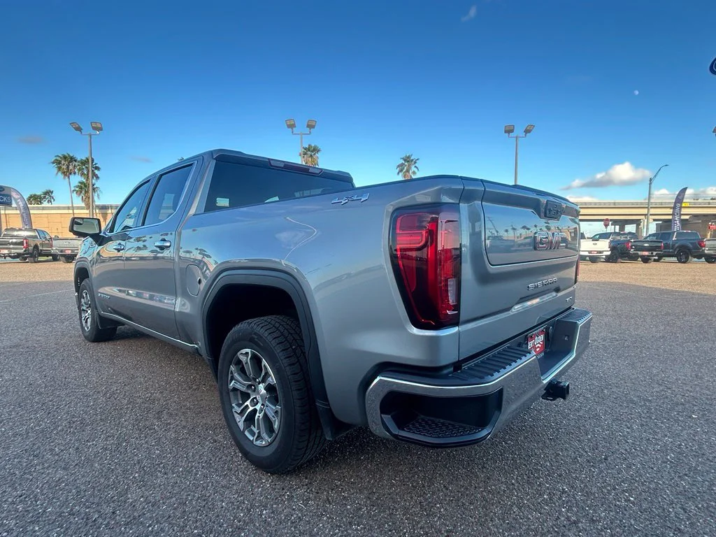 Used 2025 Silver GMC SLT image 4