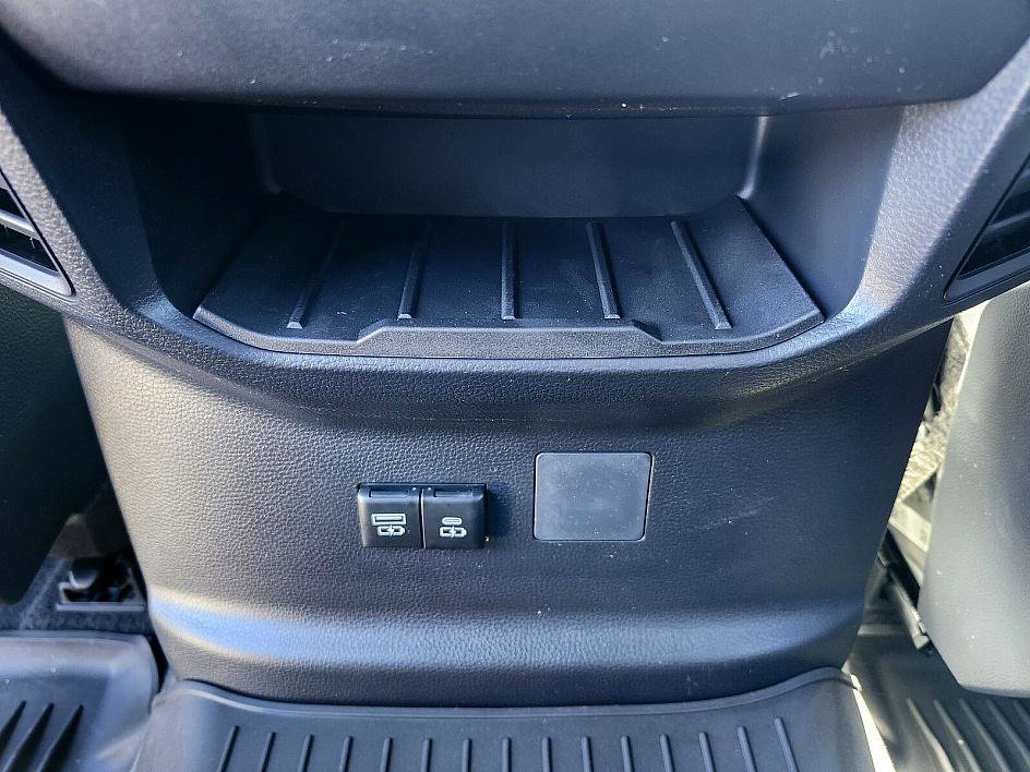 2025 Toyota Tundra SR5 - Photo 11