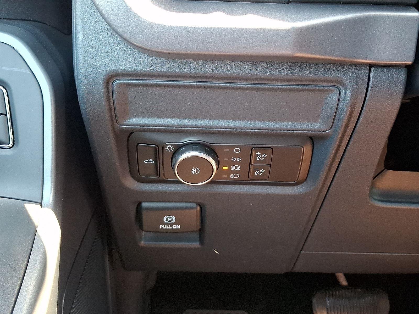 New 2026 Carbonized Gray Metallic Ford XLT image 15