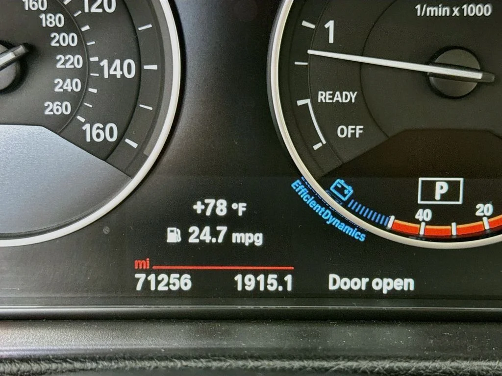 Used 2018 Mineral White Metallic BMW 320i xDrive image 12