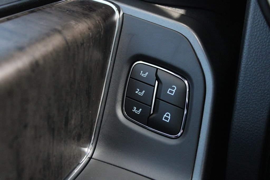 New 2026 Agate Black Metallic Ford  image 4