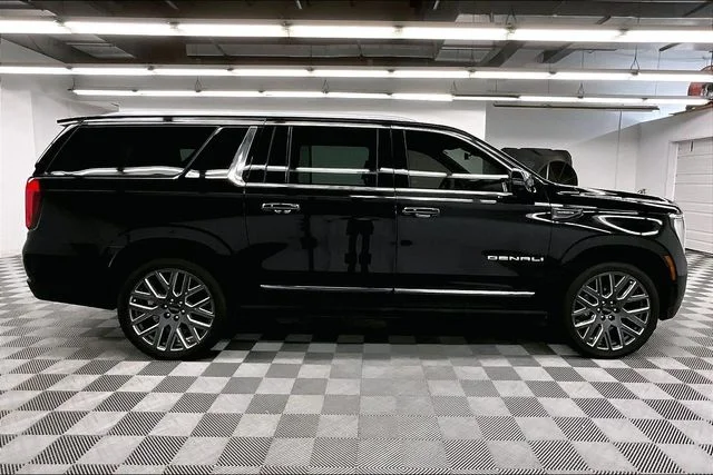 2025 GMC Yukon XL Denali Ultimate - Photo 15
