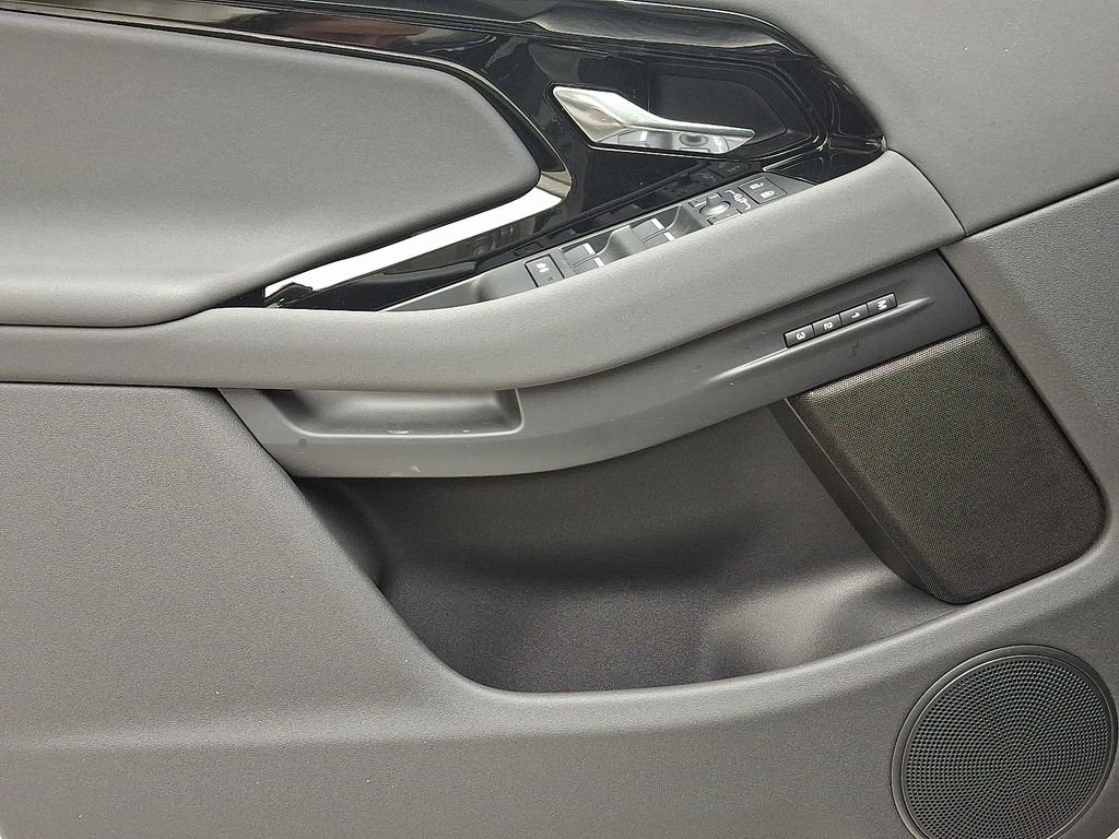 New 2026 Seoul Pearl Silver Land Rover S image 9