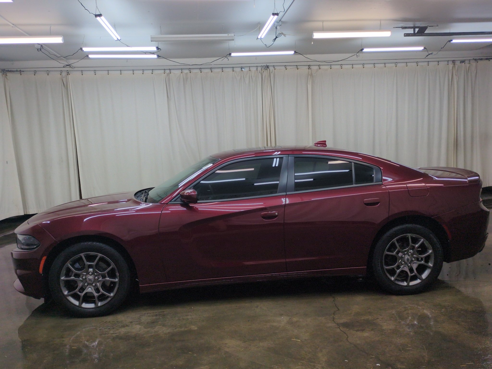 Used 2017 Octane Red Pearlcoat Dodge SXT image 9