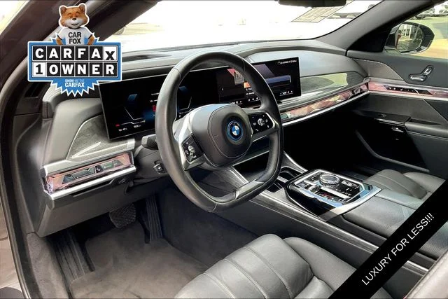 Used 2023 Gray BMW xDrive60 image 14