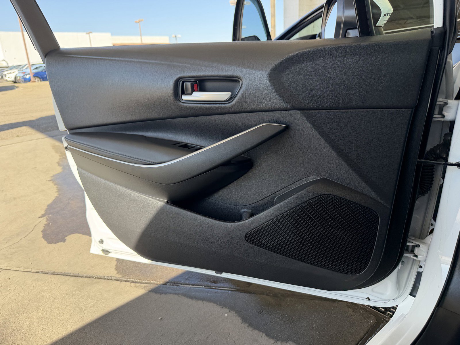 Certified Used 2022 White w/Black Sand Pearl Roof Toyota SE image 18