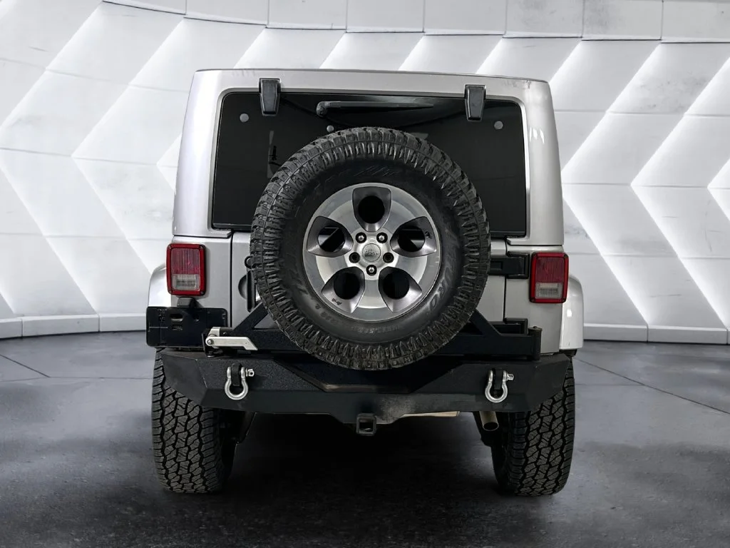 Used 2016 Silver Jeep Unlimited Sahara image 5