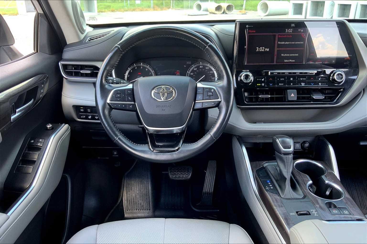Used 2020 Magnetic Gray Metallic Toyota Limited image 6
