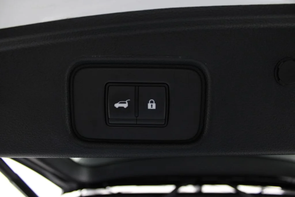 2025 Nissan Pathfinder Platinum - Photo 18