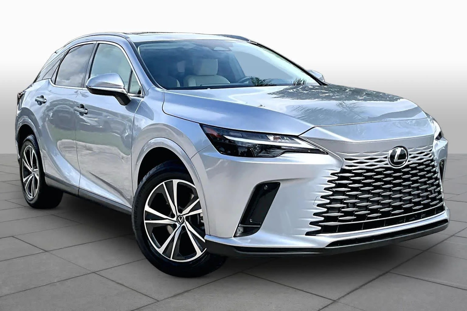 Used 2024 Iridium Lexus Premium image 3