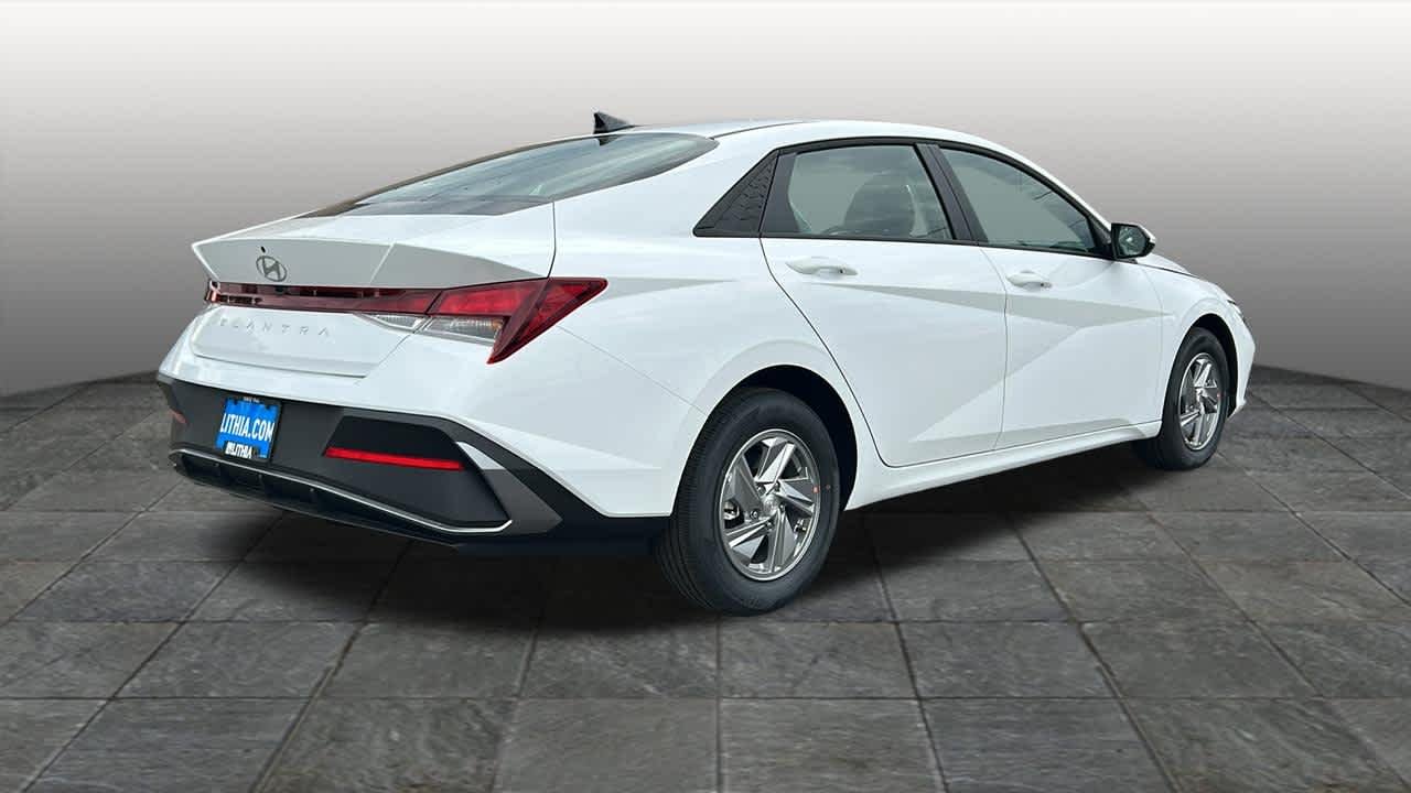 New 2026 Serenity White Hyundai SE image 5