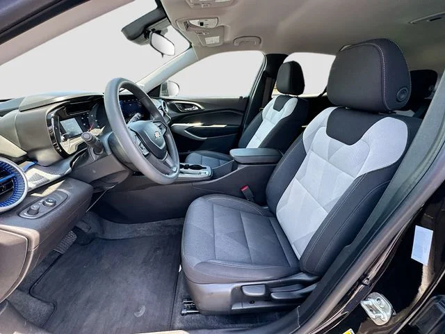 Used 2025 Black Chevrolet LS image 19