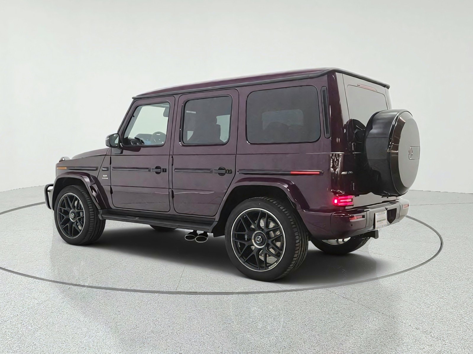 New 2027 MANUFAKTUR customer request glossy paint finish Mercedes-Benz AMG® G 63 SUV image 7