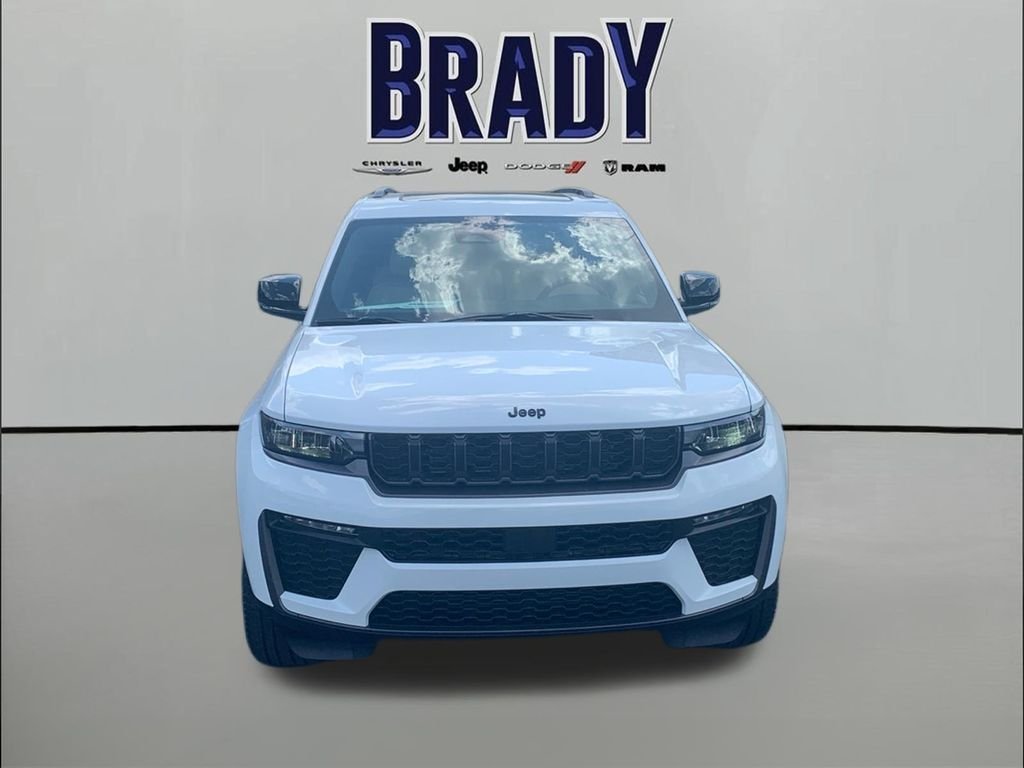 New 2026 Bright White Clear-Coat Exterior Paint Jeep Limited image 2