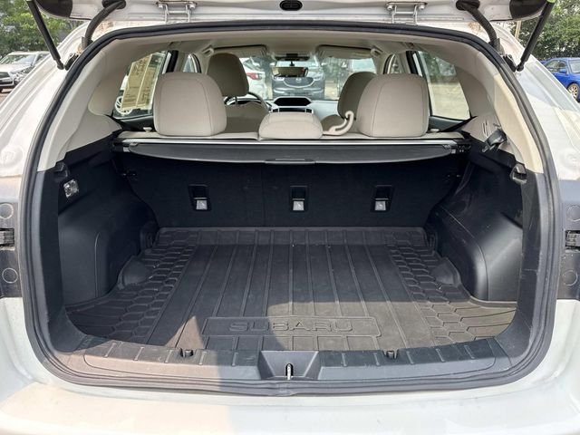 Used 2019 White Subaru 2.0i Premium image 29