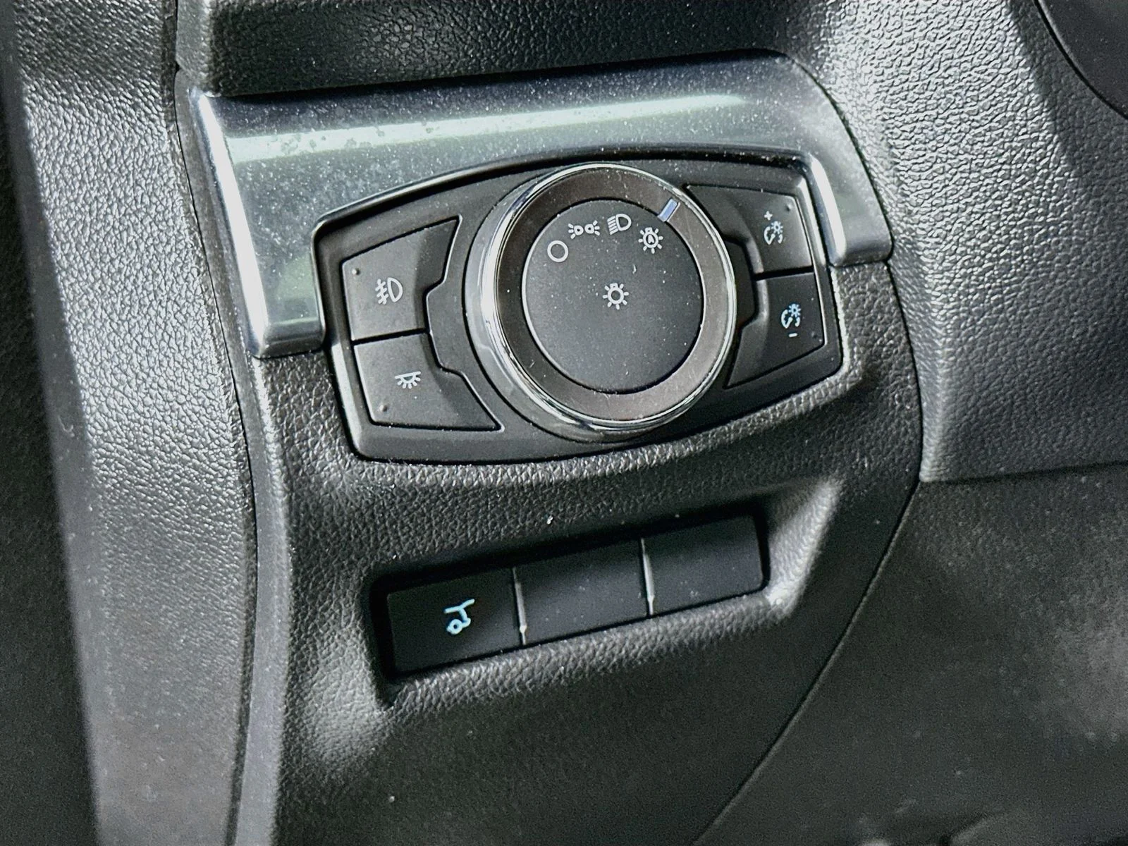 Used 2018 Shadow Black Ford Limited image 11
