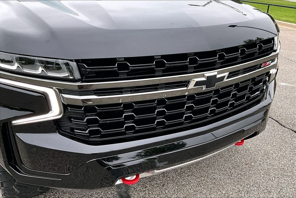 Used 2021 Black Chevrolet Z71 image 31