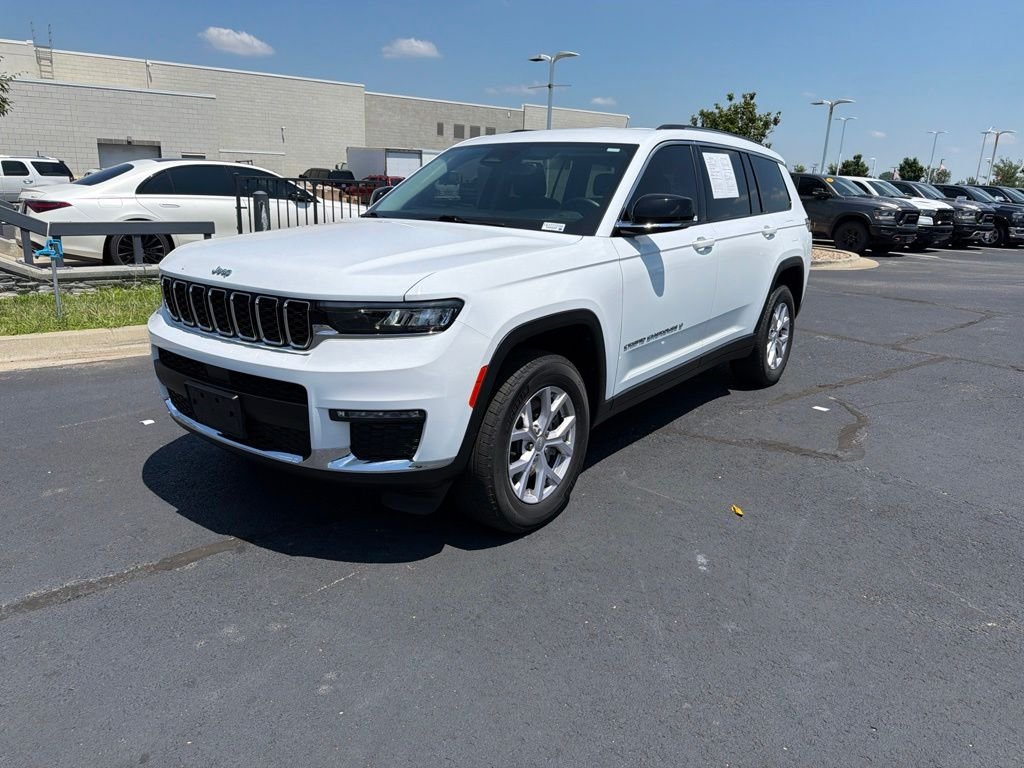 Used 2022 White Jeep Limited image 3