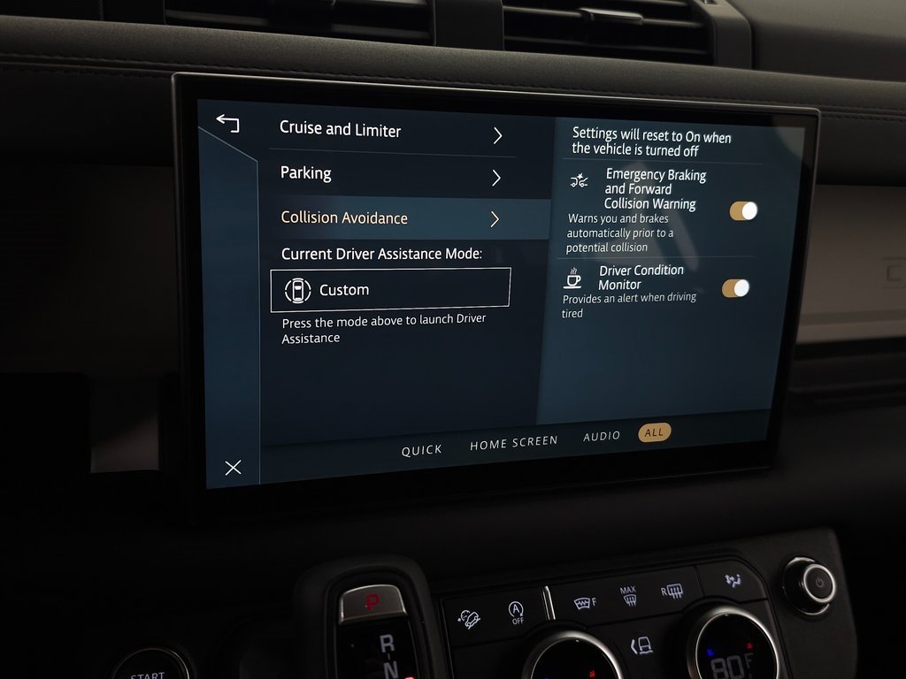 2025 LAND ROVER DEFENDER - Image 24