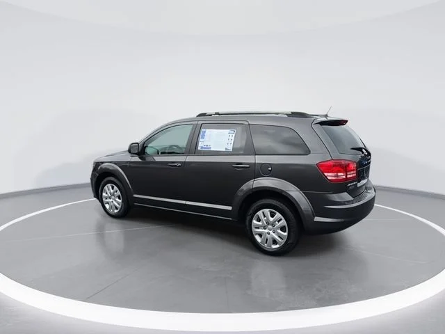 Used 2018 Gray Dodge SE image 6
