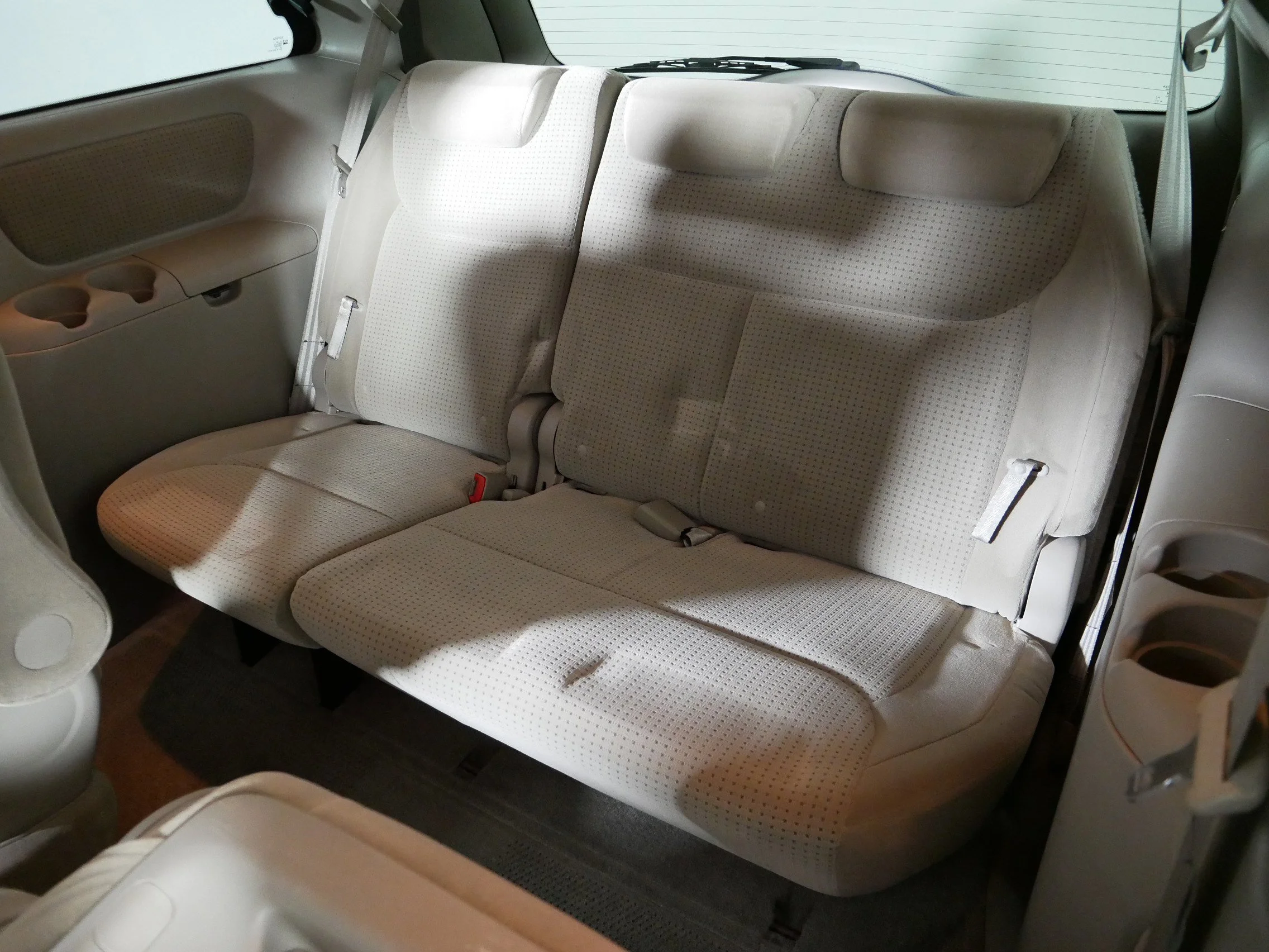 Used 2006 Salsa Red Pearl Toyota LE image 33