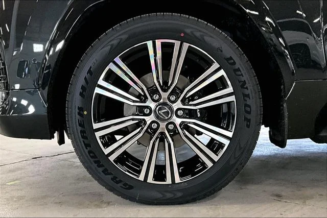 2026 Lexus LX 700h Luxury - Photo 12