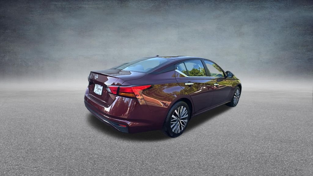 Used 2025 Garnet Pearl Nissan 2.5 SV image 35