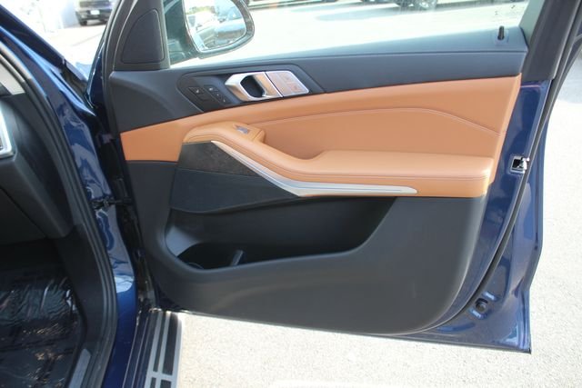 Used 2022 Blue BMW xDrive40i image 37