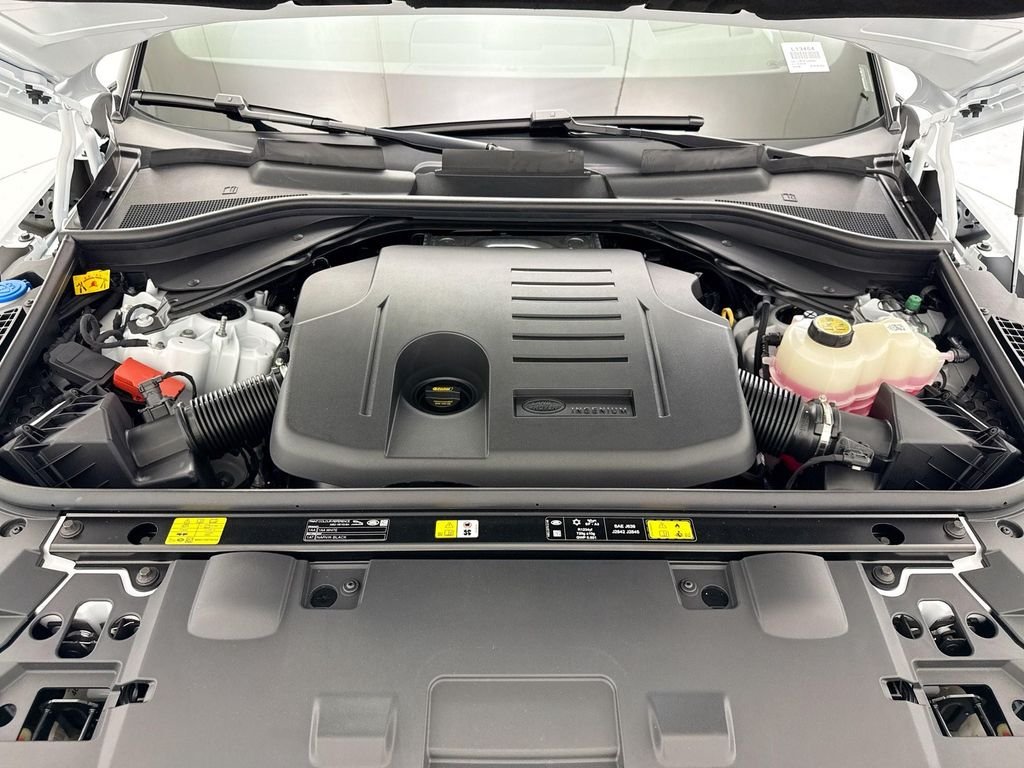 New 2026 Fuji White Land Rover Dynamic SE image 28