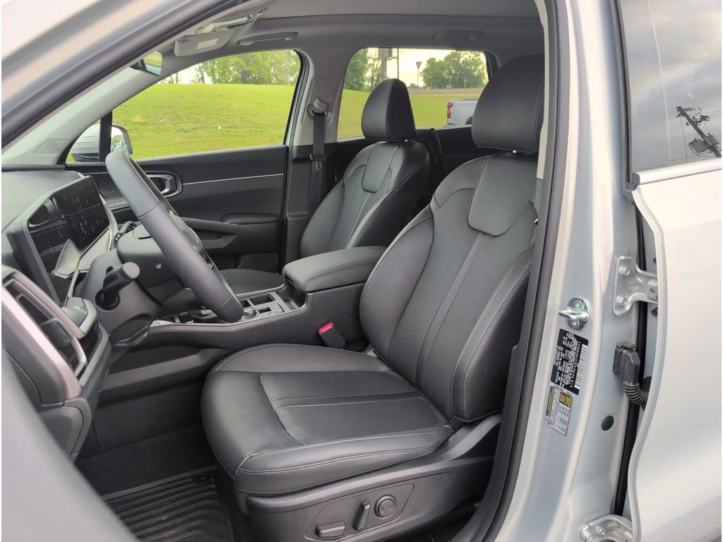 Used 2026 IVORY Kia S FWD image 10