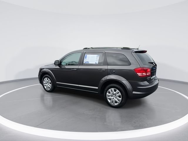 Used 2018 Gray Dodge SE image 6