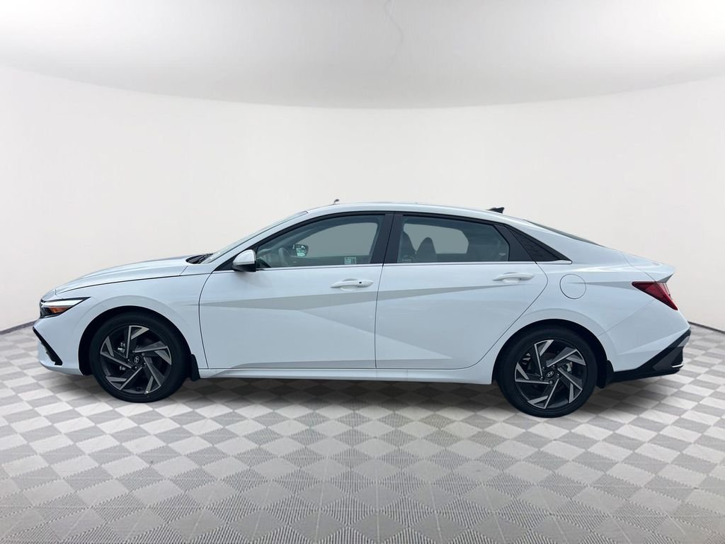 2025 Hyundai Elantra SEL - Photo 8