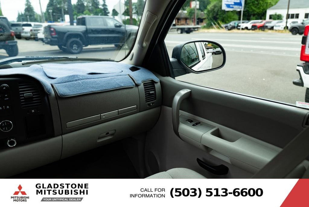 Used 2008 Summit White GMC SLE1 image 11