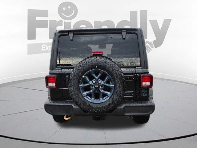 New 2026 Black Clear-Coat Exterior Paint Jeep 85th Anniversary Edition image 6