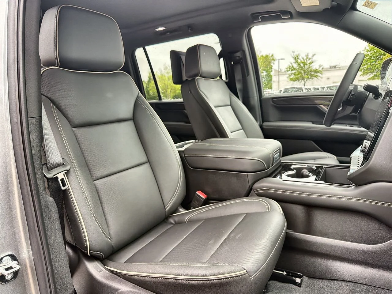 New 2026 Sterling Metallic GMC Elevation image 23