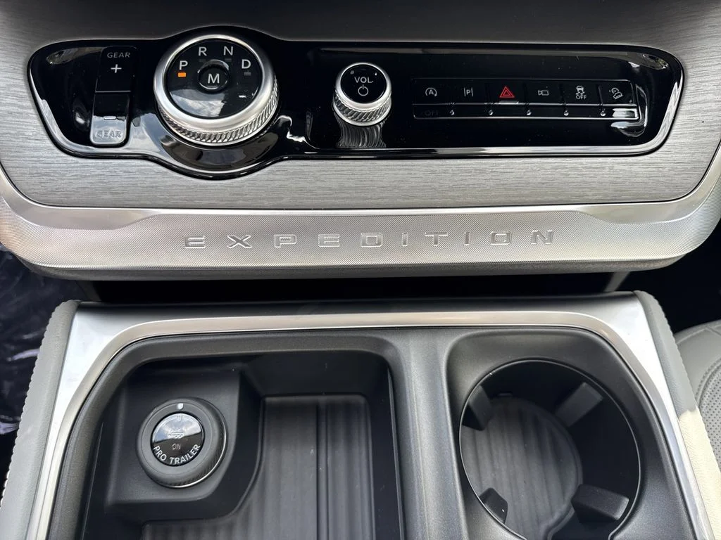 New 2026 Gray Ford Platinum image 34