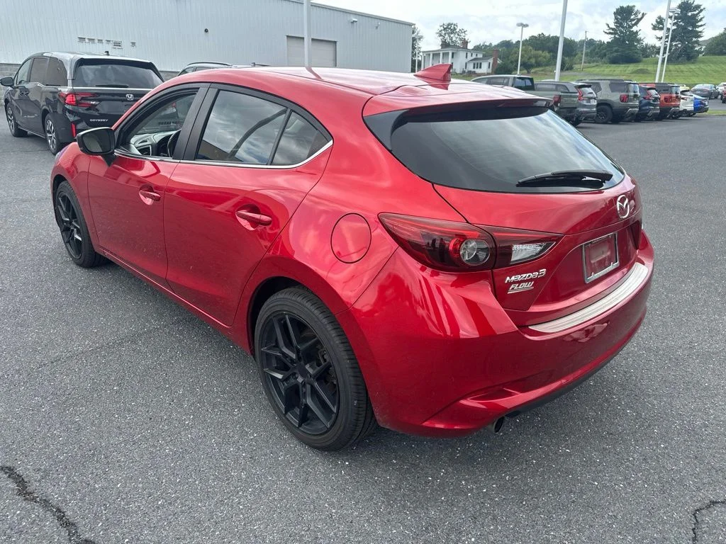 Used 2018 Red Metallic Mazda Grand Touring image 11
