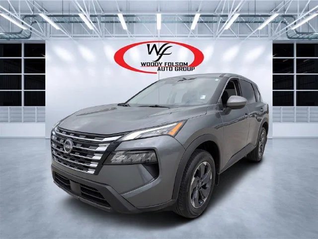 Used 2025 Gray Nissan SV image 7